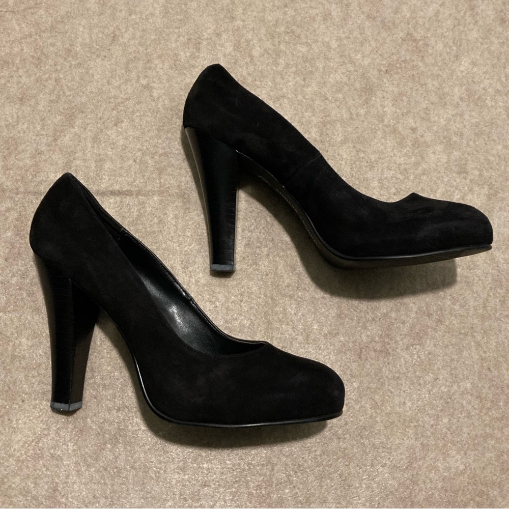 Round Toe Black Suede Heels